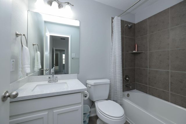 19 Canterborough Place, Tomball, TX 77375