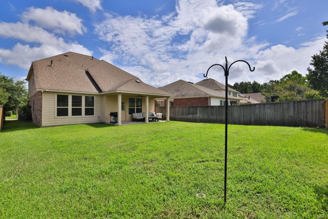 19 Canterborough Place, Tomball, TX 77375