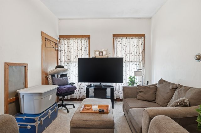 6 Richmond Park, Woburn, MA 01801