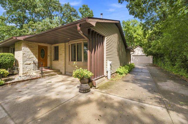 2878 WITZEL AVENUE, Oshkosh, WI 54904