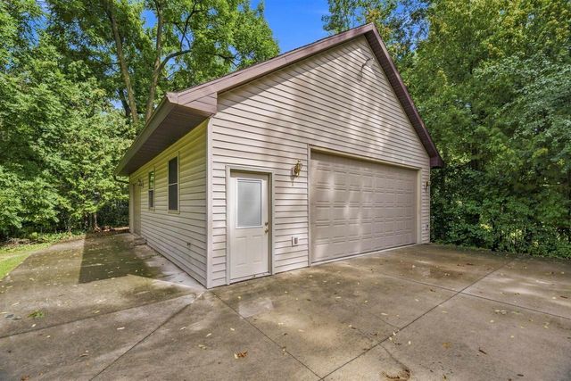 2878 WITZEL AVENUE, Oshkosh, WI 54904