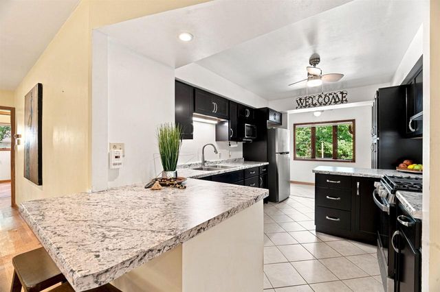 2878 WITZEL AVENUE, Oshkosh, WI 54904