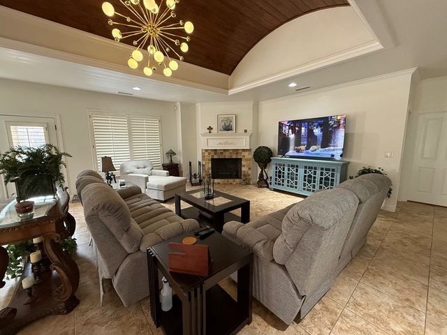 21 Long Champ, Odessa, TX 79762