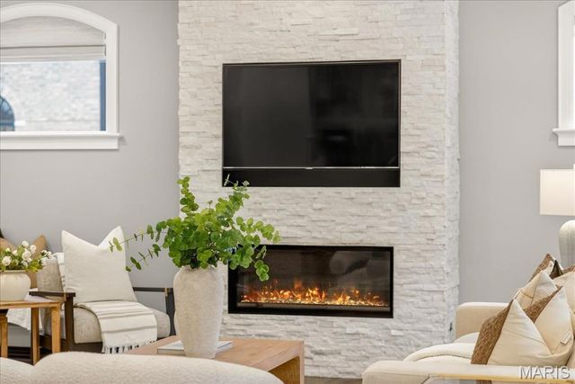 208 Lancaster Drive, St Louis, MO 63105