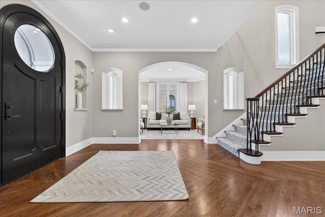 208 Lancaster Drive, St Louis, MO 63105