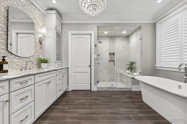 208 Lancaster Drive, St Louis, MO 63105