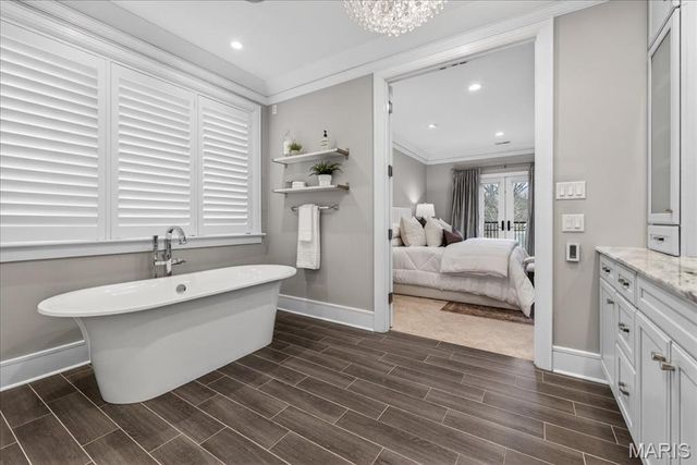 208 Lancaster Drive, St Louis, MO 63105