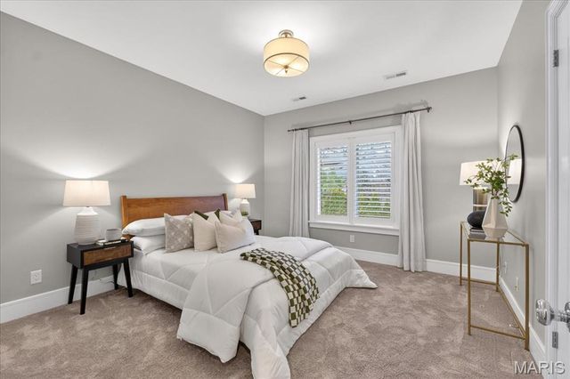 208 Lancaster Drive, St Louis, MO 63105