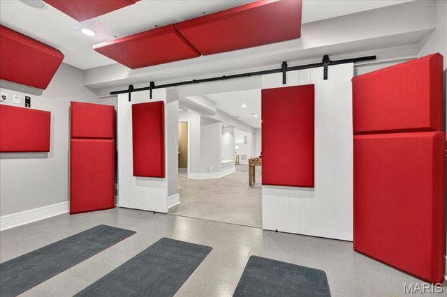 208 Lancaster Drive, St Louis, MO 63105