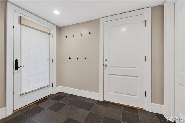 208 Lancaster Drive, St Louis, MO 63105