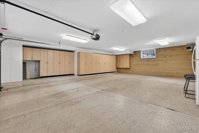 208 Lancaster Drive, St Louis, MO 63105