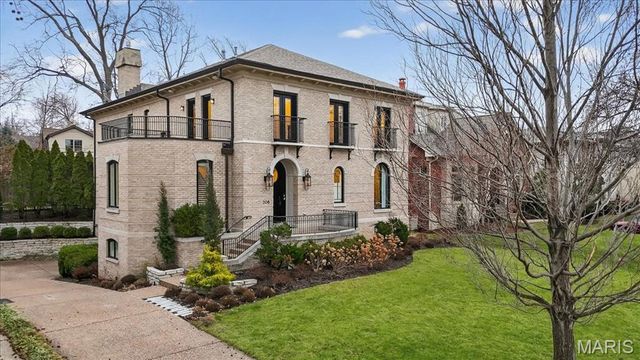 208 Lancaster Drive, St Louis, MO 63105