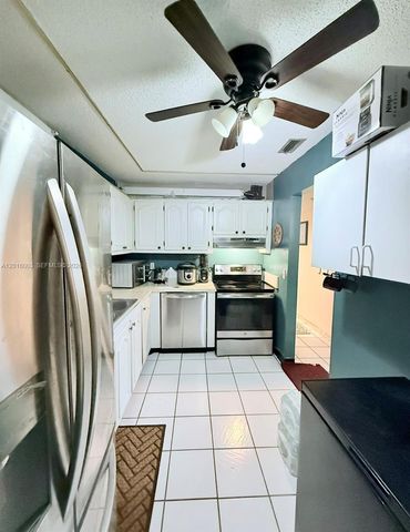 22805 SW 66th Ave 208, Boca Raton, FL 33428
