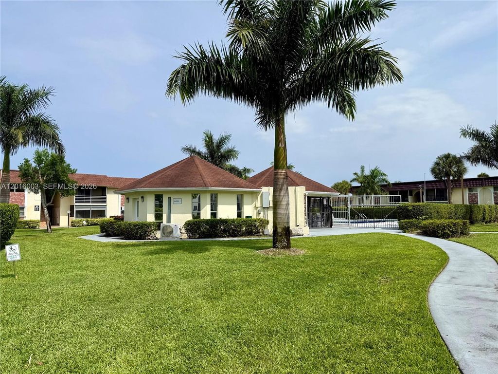 22805 SW 66th Ave 208, Boca Raton, FL 33428