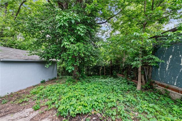 3320 Spruce Avenue, Kansas City, MO 64128