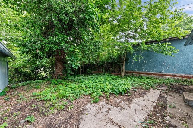 3320 Spruce Avenue, Kansas City, MO 64128