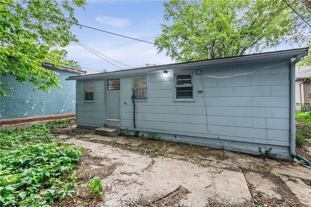 3320 Spruce Avenue, Kansas City, MO 64128