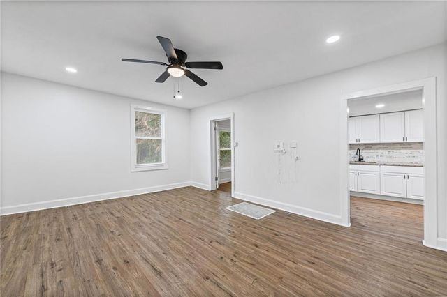 3320 Spruce Avenue, Kansas City, MO 64128
