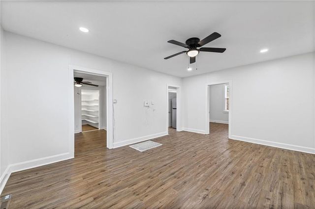 3320 Spruce Avenue, Kansas City, MO 64128