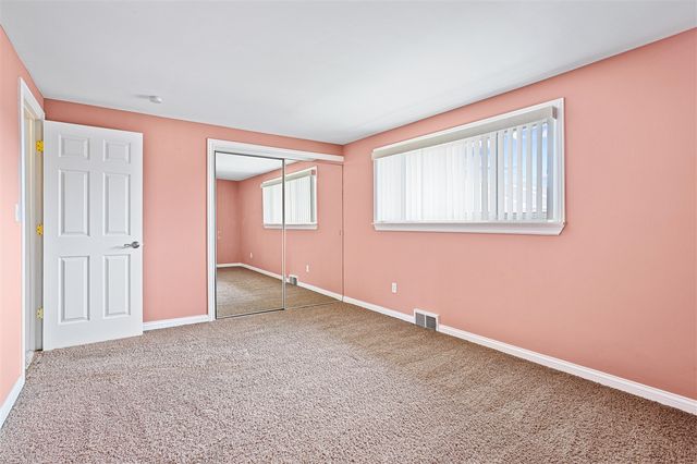 29184 Manchester Street, Westland, MI 48185