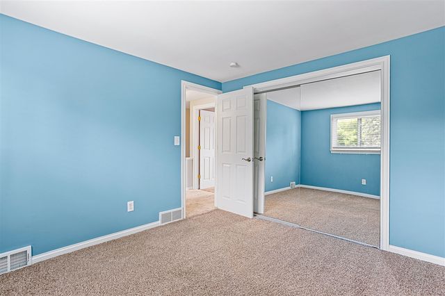 29184 Manchester Street, Westland, MI 48185