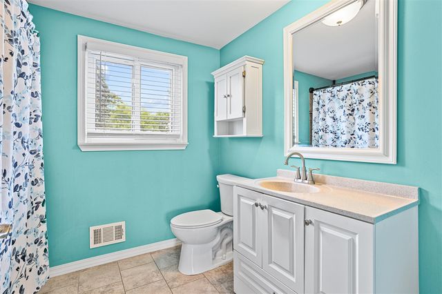 29184 Manchester Street, Westland, MI 48185