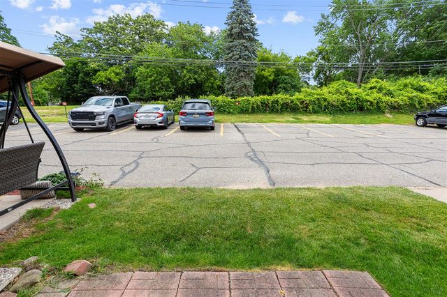 29184 Manchester Street, Westland, MI 48185