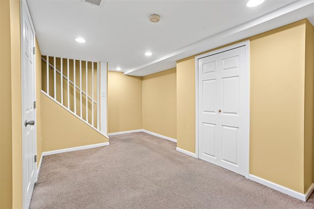 29184 Manchester Street, Westland, MI 48185