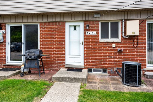 29184 Manchester Street, Westland, MI 48185