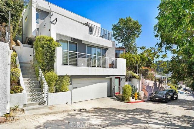 3907 De Longpre Avenue, Los Angeles, CA 90027