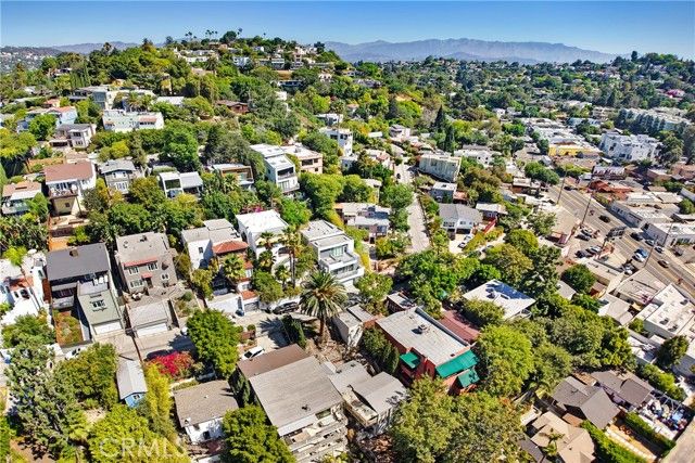 3907 De Longpre Avenue, Los Angeles, CA 90027