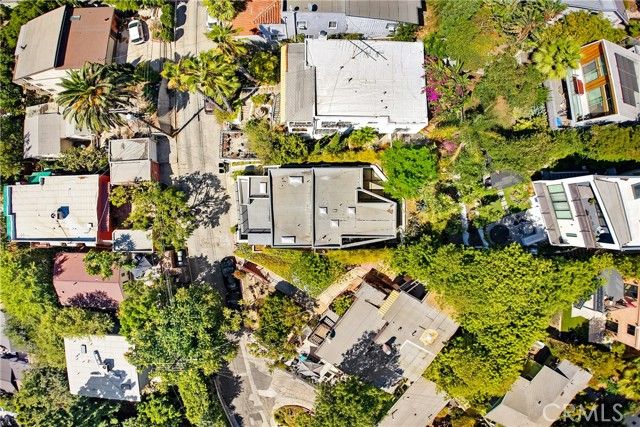 3907 De Longpre Avenue, Los Angeles, CA 90027