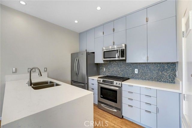 3907 De Longpre Avenue, Los Angeles, CA 90027