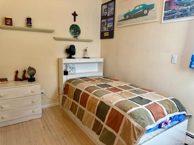 452 N Monroe Avenue, Lindenhurst, NY 11757