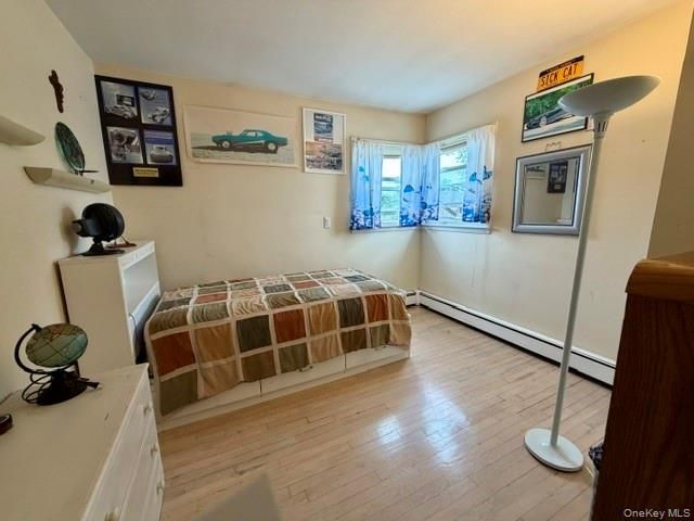 452 N Monroe Avenue, Lindenhurst, NY 11757