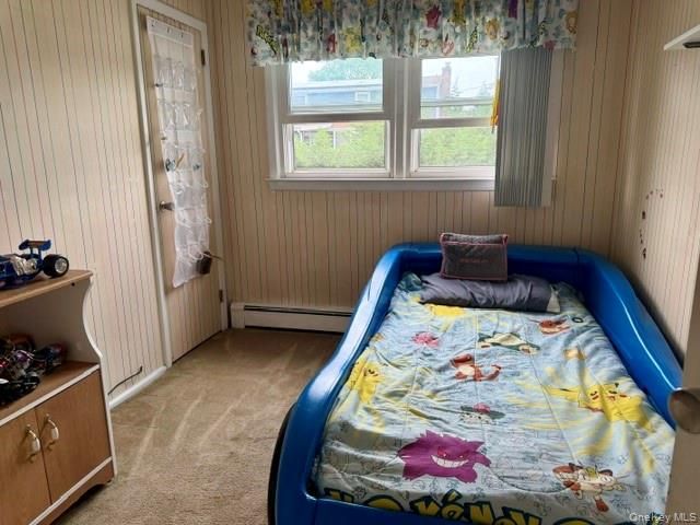 452 N Monroe Avenue, Lindenhurst, NY 11757