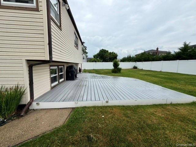 452 N Monroe Avenue, Lindenhurst, NY 11757