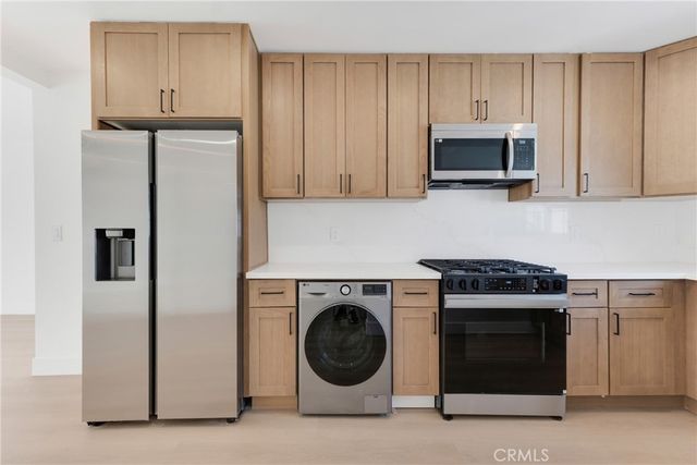 6300 Orange Street 11, Los Angeles, CA 90048