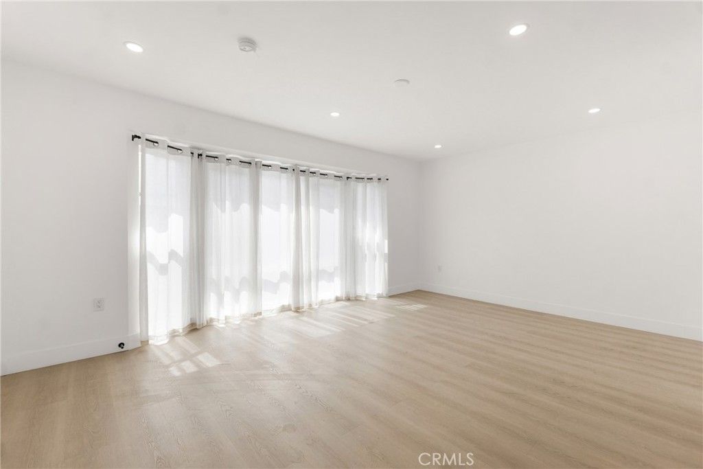 6300 Orange Street 11, Los Angeles, CA 90048