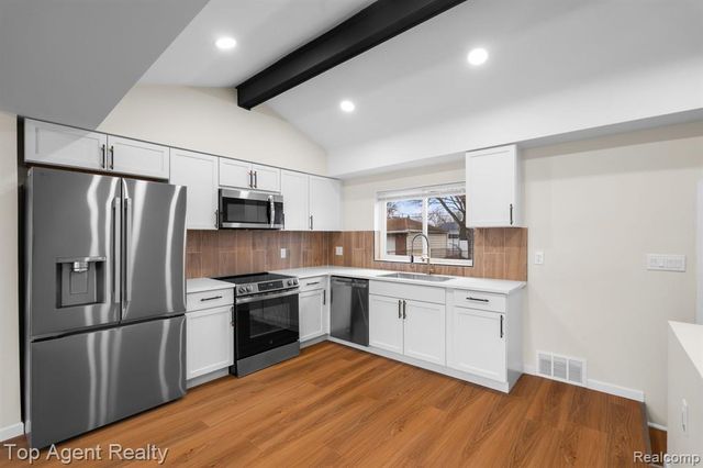 20527 Chapel Street, Detroit, MI 48219