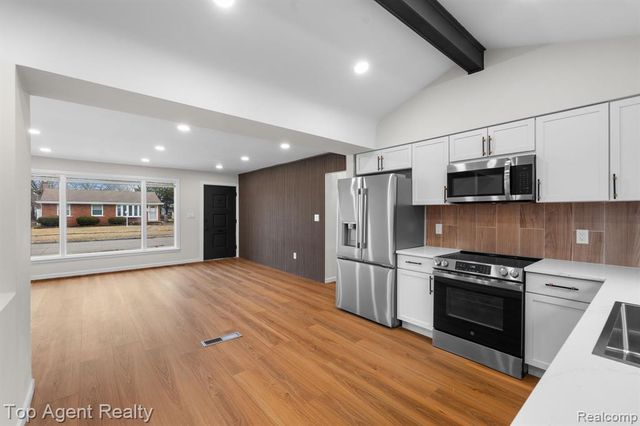 20527 Chapel Street, Detroit, MI 48219