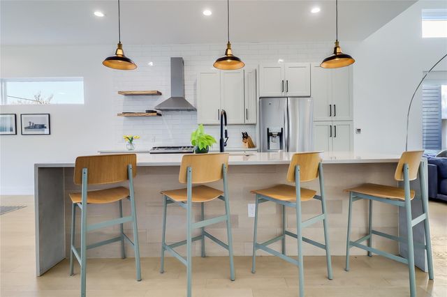 4712 Reyes ST 1, Austin, TX 78721