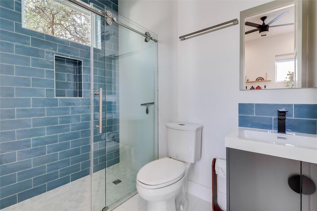 4712 Reyes ST 1, Austin, TX 78721