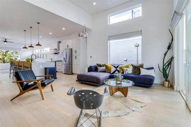 4712 Reyes ST 1, Austin, TX 78721