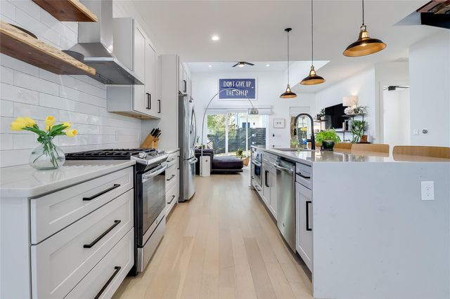 4712 Reyes ST 1, Austin, TX 78721