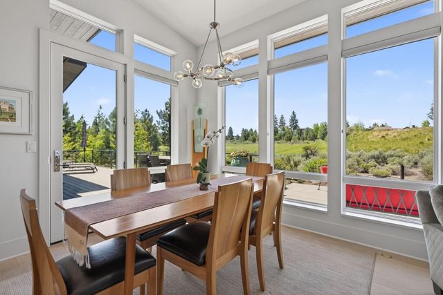 61487 Hackleman Court, Bend, OR 97702