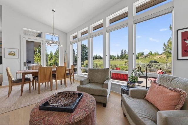61487 Hackleman Court, Bend, OR 97702