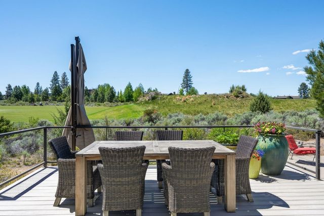 61487 Hackleman Court, Bend, OR 97702