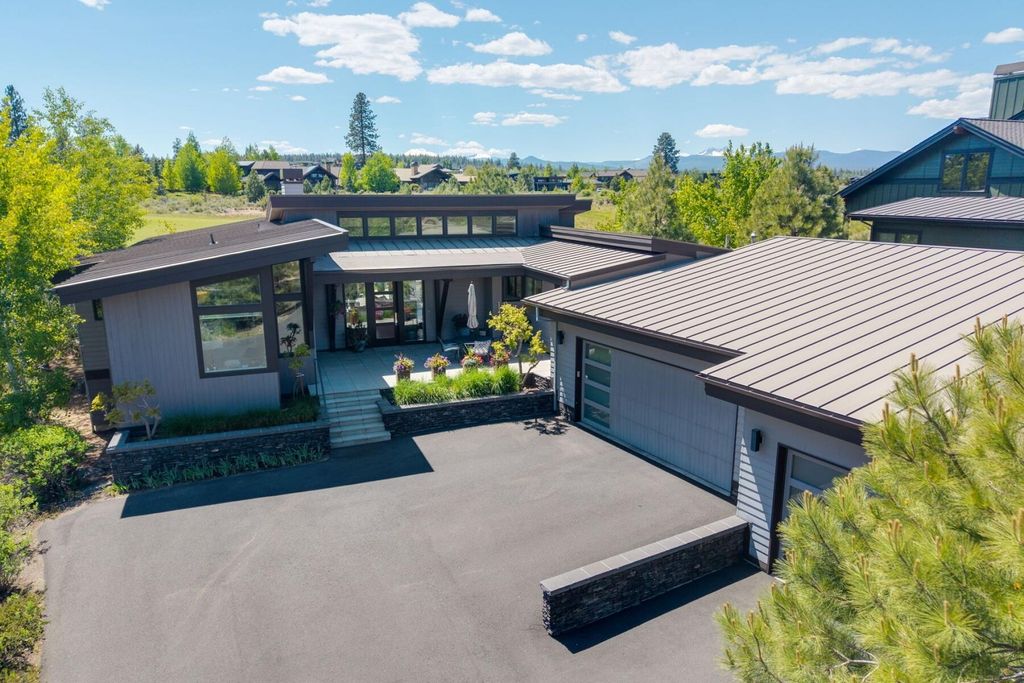 61487 Hackleman Court, Bend, OR 97702