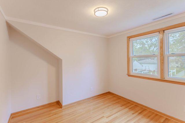109 23rd Avenue S, South Saint Paul, MN 55075